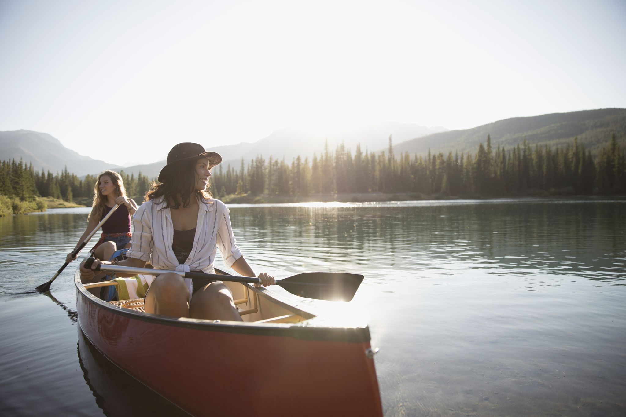 Water transportation, Boating, Canoe, Canoeing, Boat, Watercraft rowing, Vehicle, Sky, Reflection, Lake, 