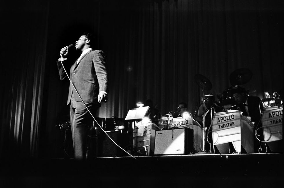 harlem, ny   1964  soul singer garnet mimms performs circa mid 1964 at the apollo theater in harlem, new york  photo by michael ochs archivesgetty images