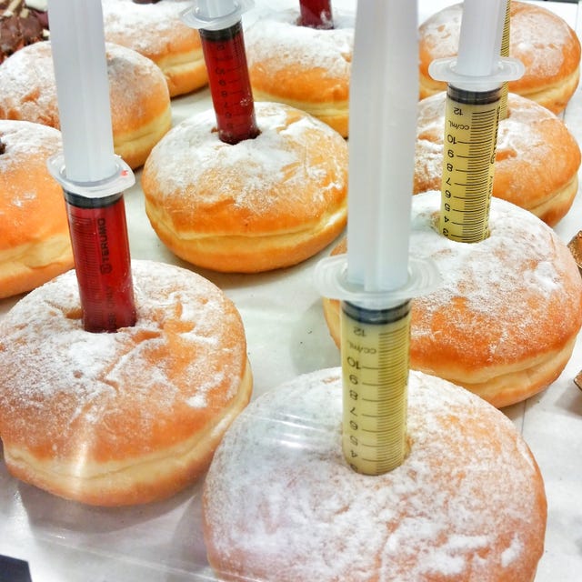Food, Cuisine, Product, Berliner, Dish, Sufganiyah, Baked goods, Ingredient, Dessert, Pastry, 