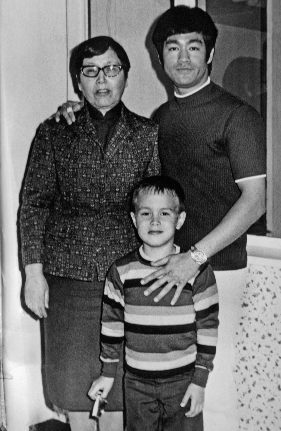 Bruce Lee whith his mother and son