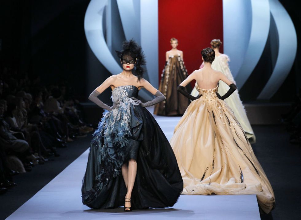 Fashion model, Fashion, Haute couture, Dress, Clothing, Gown, Fashion show, Beauty, Event, Formal wear, 