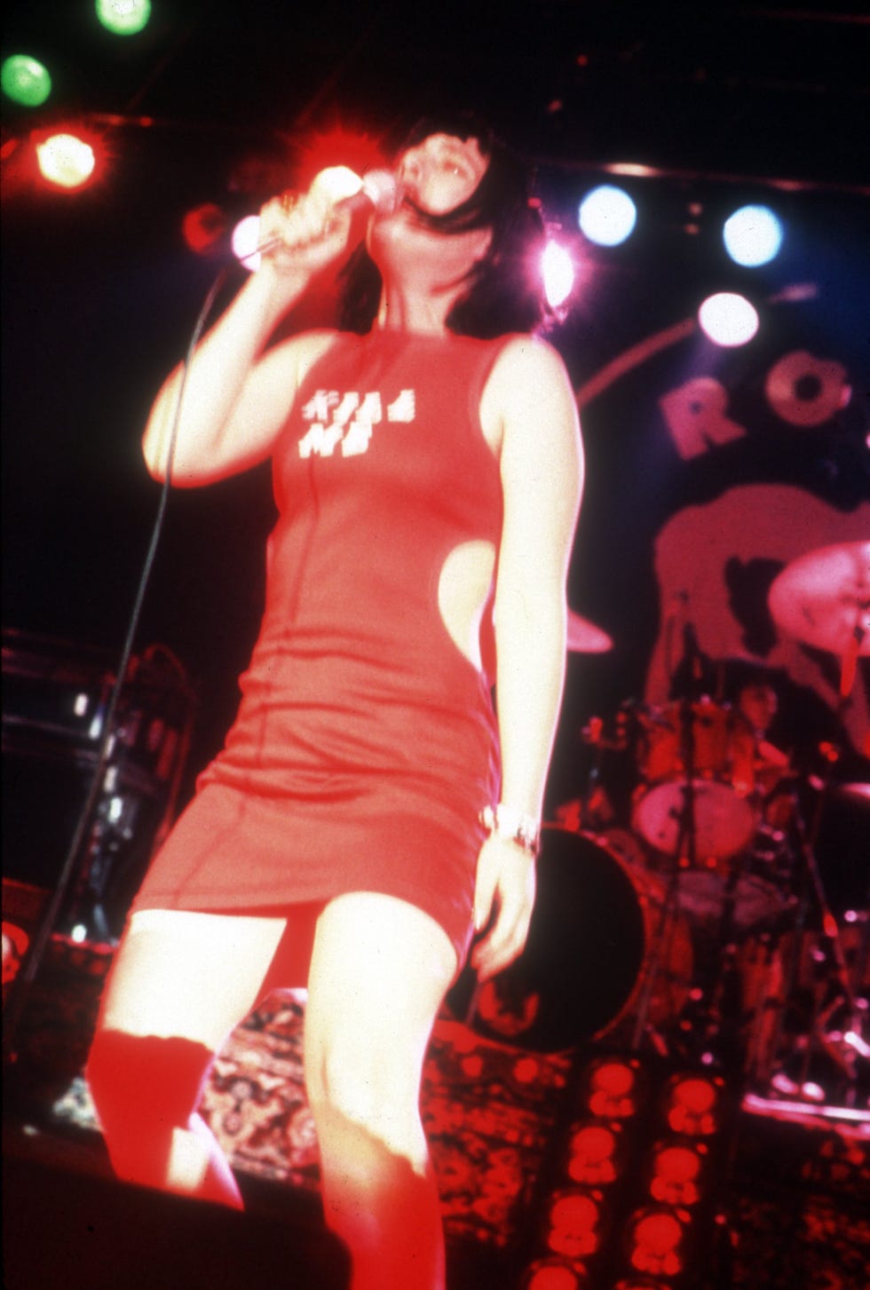los angeles  april 30  kathleen hanna performs in bikini kill at rock for choice concert at the hollywood palladium on april 30, 1993 in los angeles, california photo lindsay bricegetty images