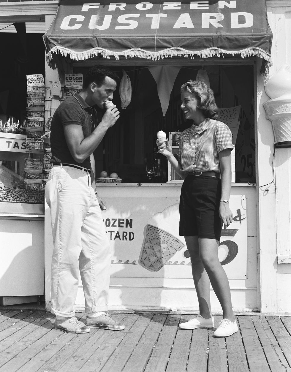 couple getting ice cream