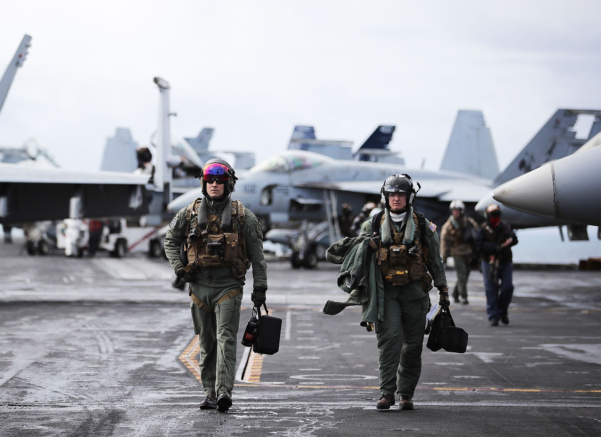 Navy trying out new, lighter aircrew survival vests