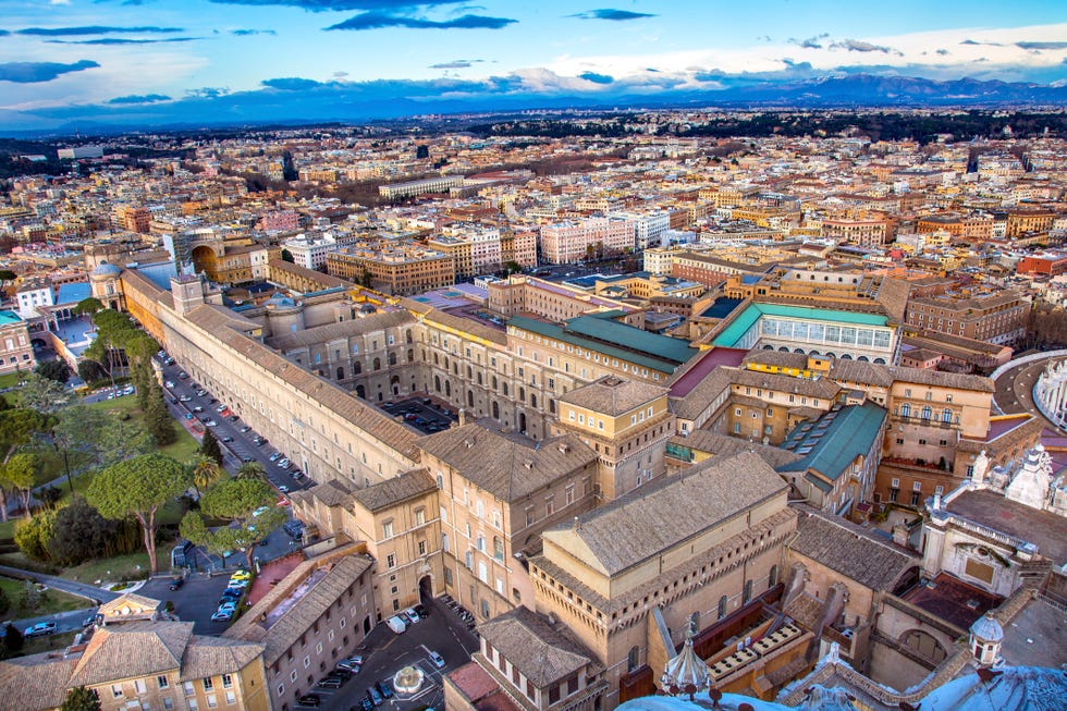 Aerial photography, Urban area, City, Cityscape, Bird's-eye view, Landmark, Daytime, Sky, Human settlement, Town, 