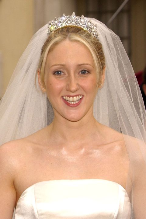 bridal accessory, bridal veil, veil, hair, headpiece, bride, hair accessory, fashion accessory, tiara, hairstyle,