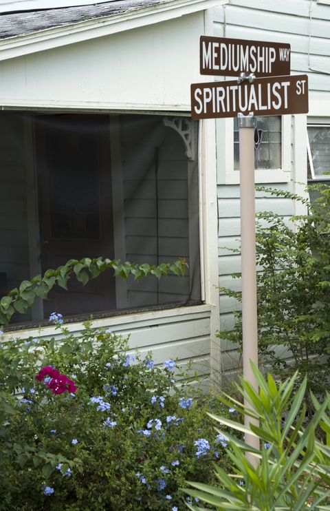 Cassadaga Florida town of psychics and mediums in Volusia County