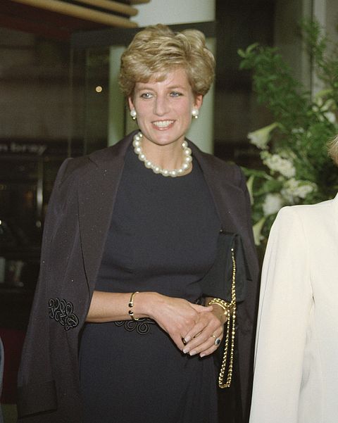 Princess Diana wears the gold bracelet in 1994