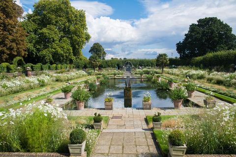 london, england   august 30  a general view of the sunken garden, which has been transformed into a white garden in memory of princess diana
at kensington palace on august 31, 2017 in london, england  photo by samir husseinsamir husseinwireimage