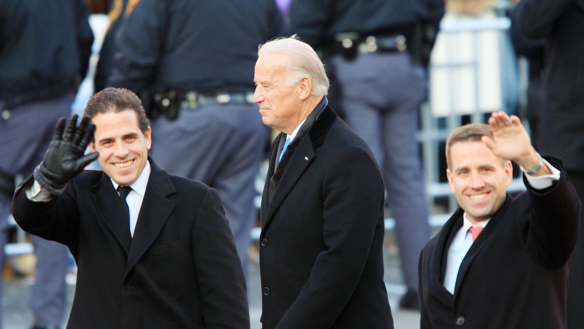 preview for 9 of Barack Obama and Joe Biden’s Best Bromance Moments