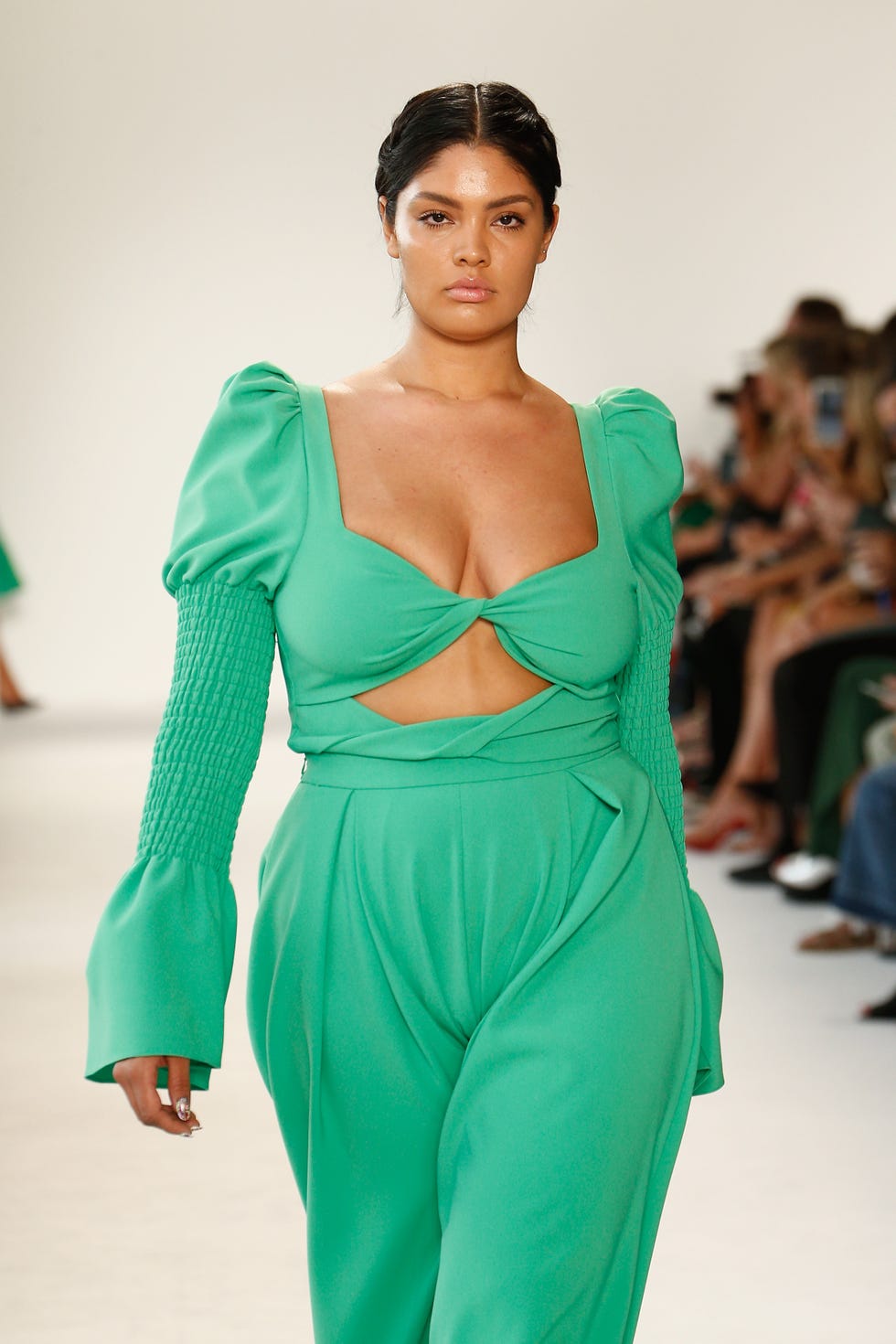 Fashion model, Fashion show, Fashion, Clothing, Runway, Green, Shoulder, Fashion design, Turquoise, Model, 