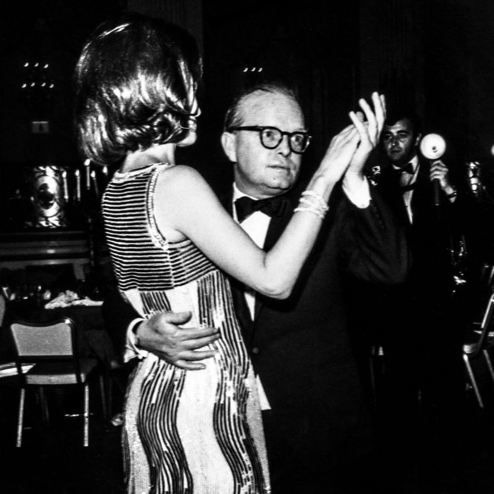 new york, ny   november 28  lee radziwill dancing with truman capote at truman capote bw ball on november 28, 1966 in new york, new york photo by santi visalligetty images