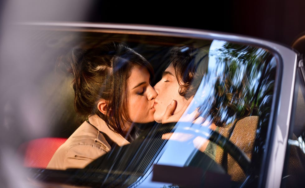 Love, Romance, Interaction, Photography, Black hair, Reflection, Smile, 