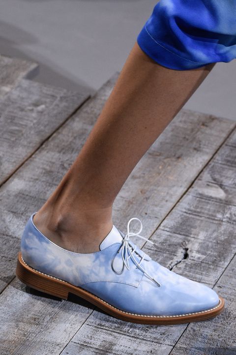 Footwear, Shoe, Blue, White, Tan, Leg, Human leg, Electric blue, Plimsoll shoe, Calf, 