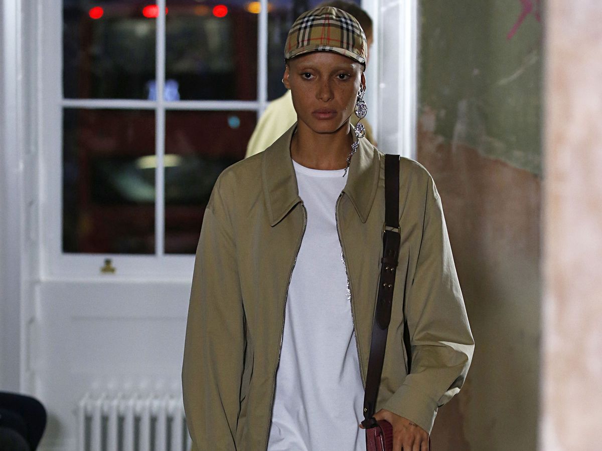 Burberry cap: the most controversial accessory from the '90s is back