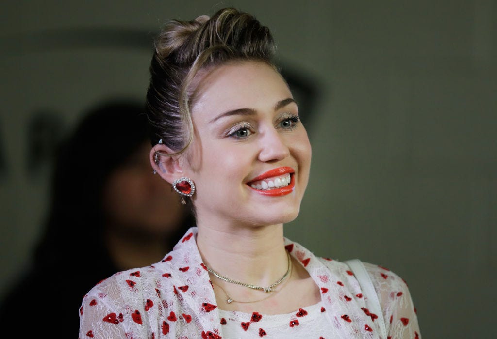 miley cyrus without a nose