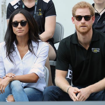 Invictus Games Toronto 2017 - Day 3 toronto, on september 25 prince harry r and meghan markle l attend a wheelchair tennis match during the invictus games 2017 at nathan philips square on september 25, 2017 in toronto, canada photo by chris jacksongetty images for the invictus games foundation