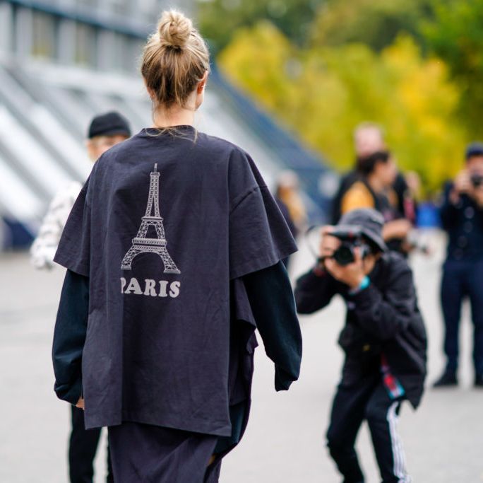 Street Style : Paris Fashion Week Womenswear Spring/Summer 2018 : Day Three