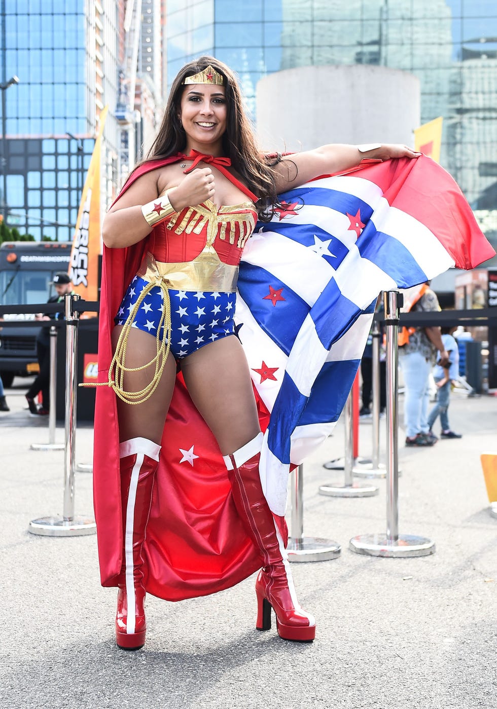 Clothing, Cosplay, Costume, Superhero, Wonder Woman, Justice league, Fictional character, Muscle, Navel, Photo shoot, 