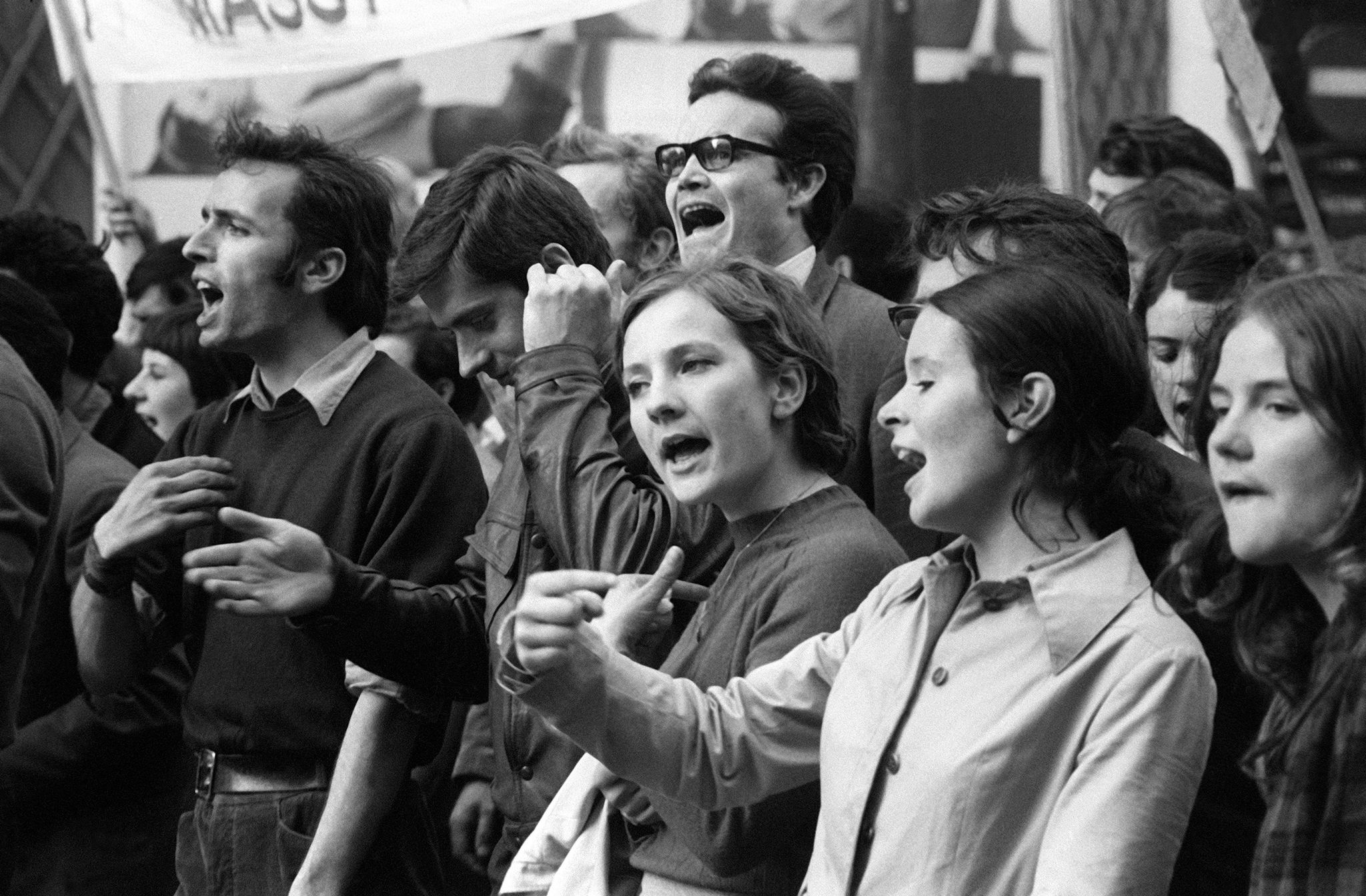 students and workers hold a rally 29 may 1968 at the peak of the student movement, during the unitarian demonstration organized by the french workers unions cgt   des salariés et des étudiants en grève manifestent à paris le 29 mai 1968, pendant la grève générale de mai juin 1968, lors du défilé organisé entre la bastille et saint lazare par le syndicat cgt, qui a rompu avec lunef et la cfdt parce quils ont applaudi au retour en france de daniel cohn bendit le même jour, le président de gaulle se rendait secrètement à baden baden pour sassurer auprès du général jacques massu du soutien de larmée face à la révolte étudiante qui secoue le pays depuis le début du mois mai photo by jacques marie  afp photo by jacques marieafp via getty images