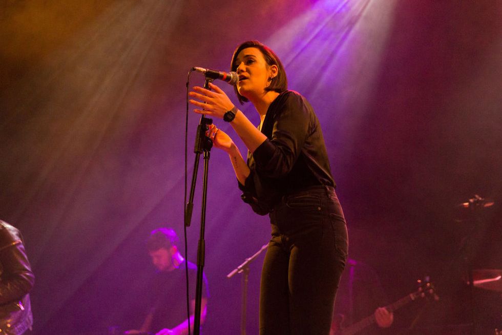 london, england   october 19  nadine shah performs at islington assembly hall on october 19, 2017 in london, england  photo by lorne thomsonredferns