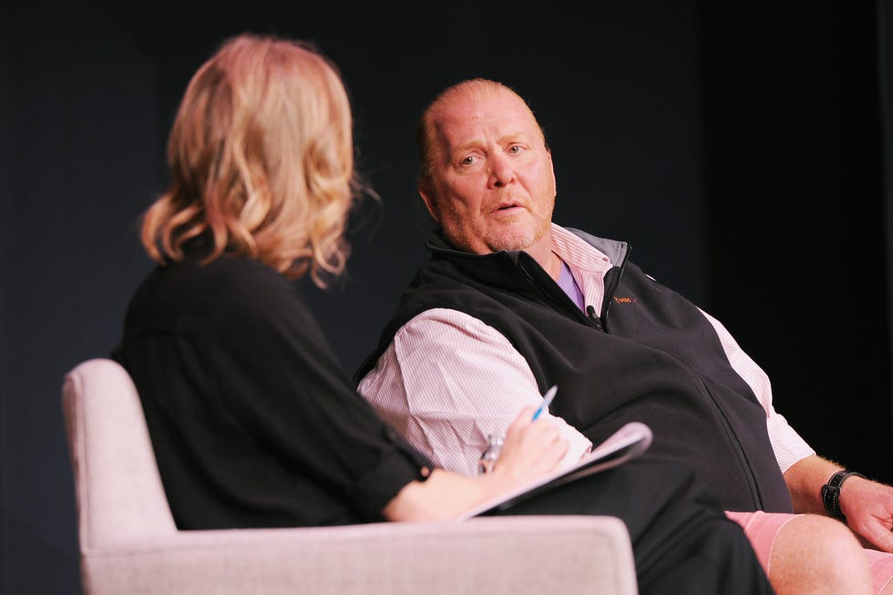 Event, heater, Performance, Sitting, Performing arts, Acting, Conversation, 