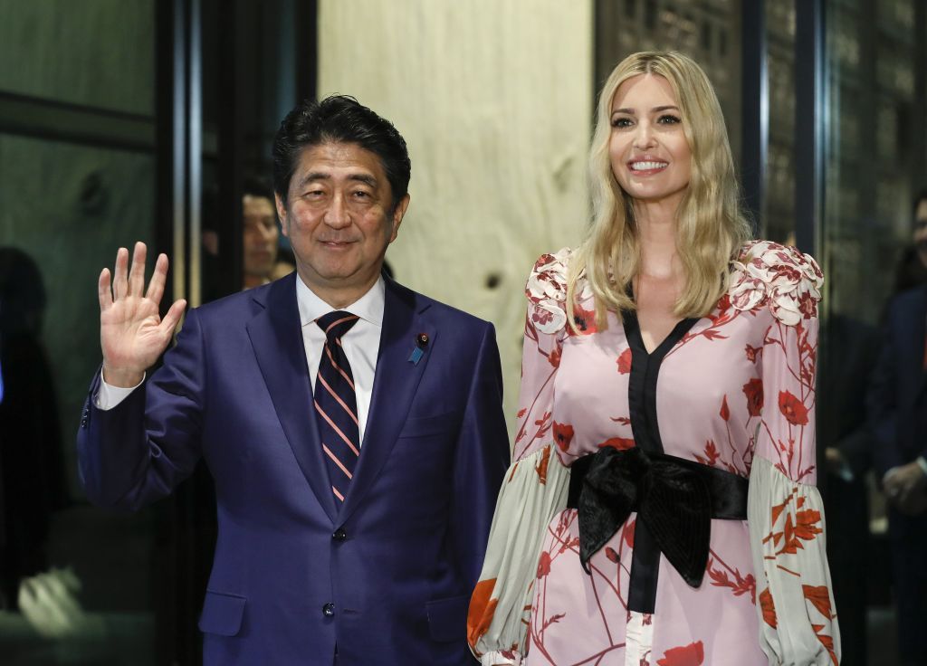 イヴァンカ来日 安い ブルーバッジ