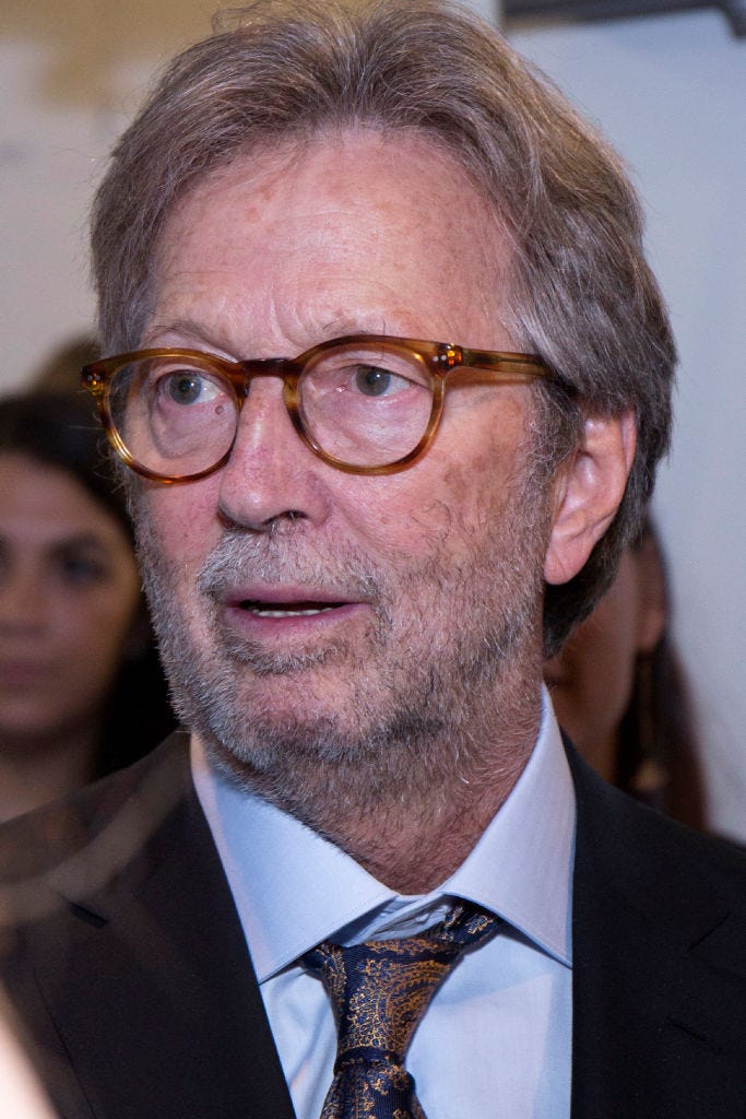Hair, Eyewear, Glasses, Chin, Facial hair, Forehead, White-collar worker, Vision care, Businessperson, Official, 