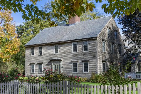 colonial style house explainer
