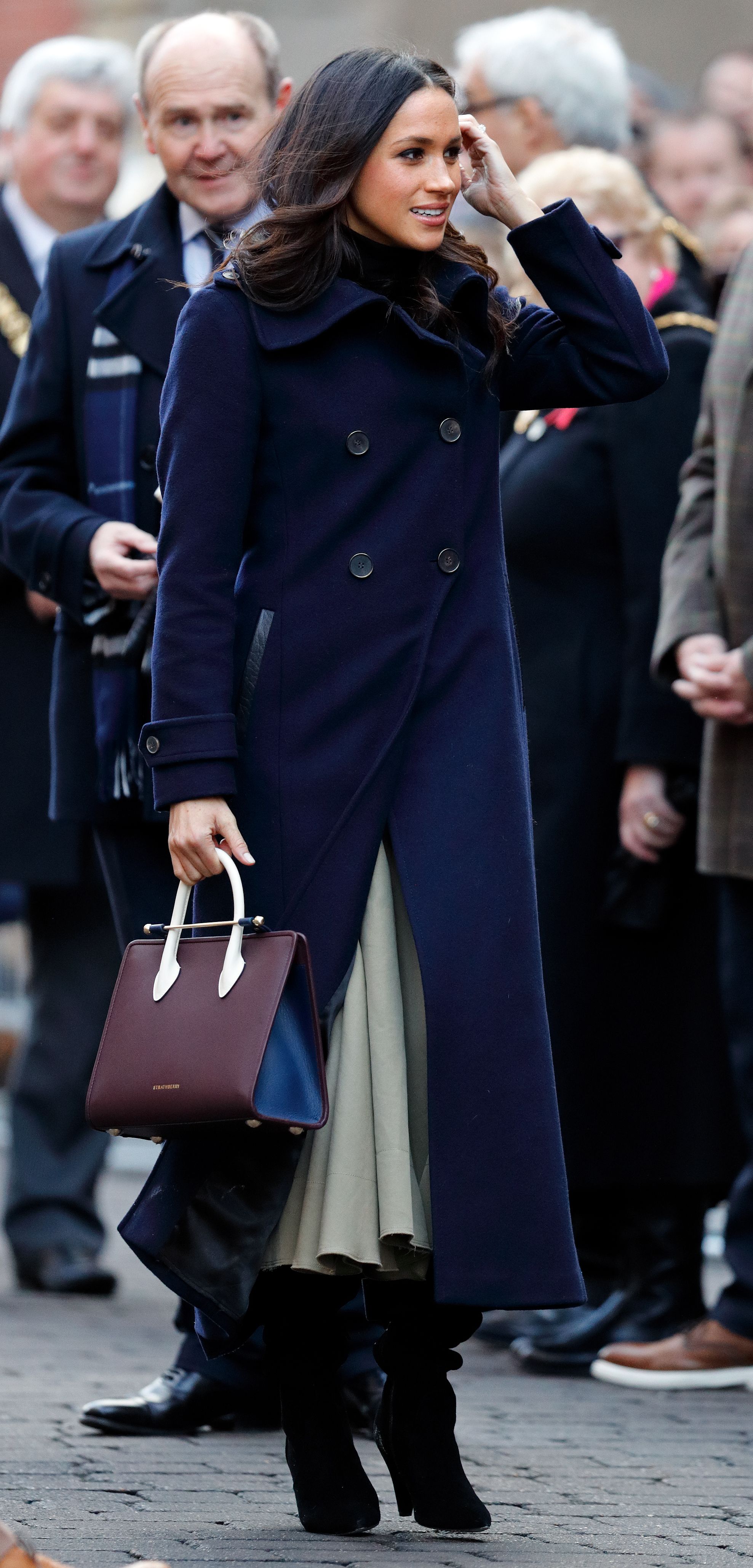 Meghan markle prada bag best sale