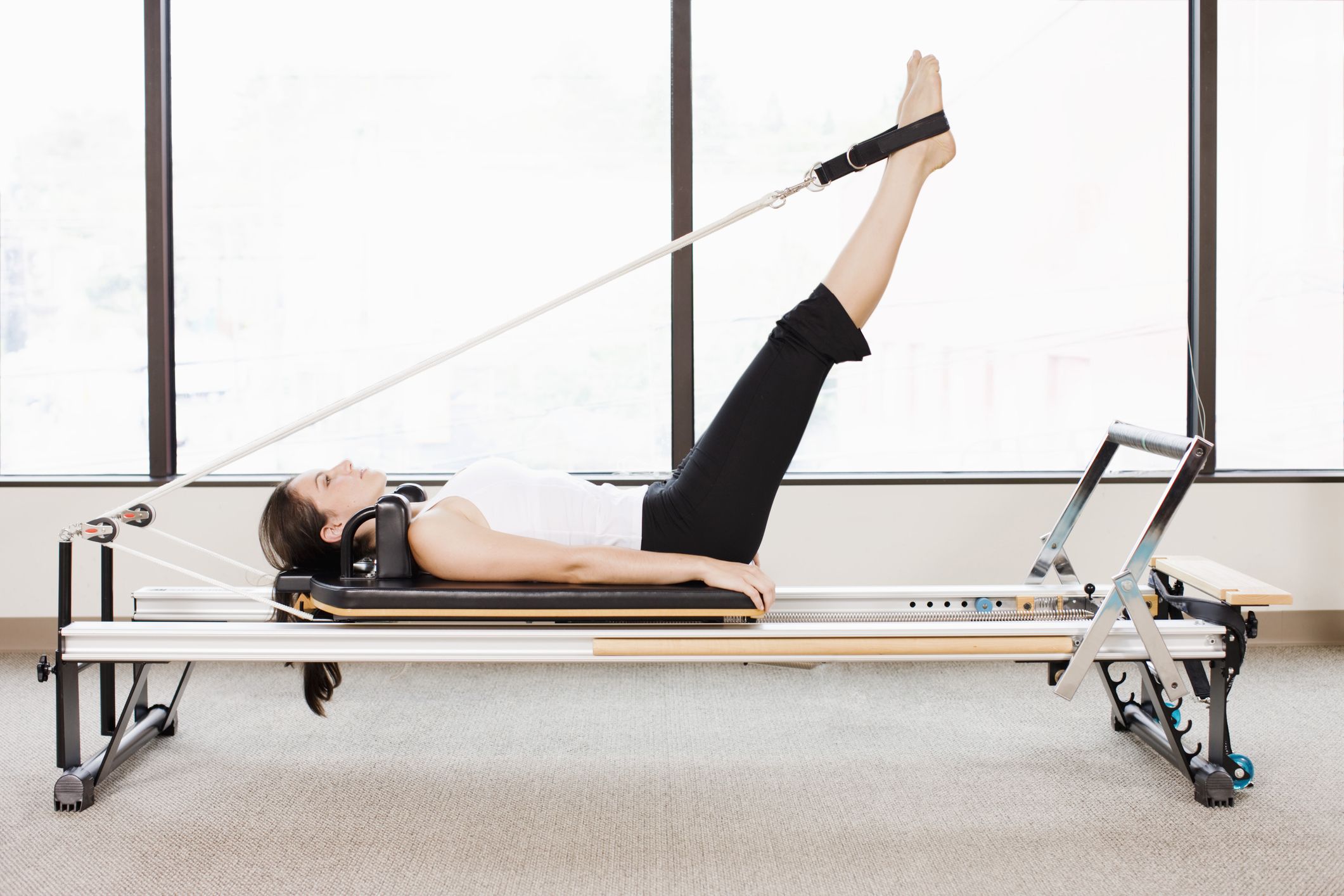 🌟3 RAZONES PARA PRACTICAR PILATES 👉🏼1. Fortalece tu núcleo: El Pilates  mat ayuda a tonificar los músculos abdominales, mejoran