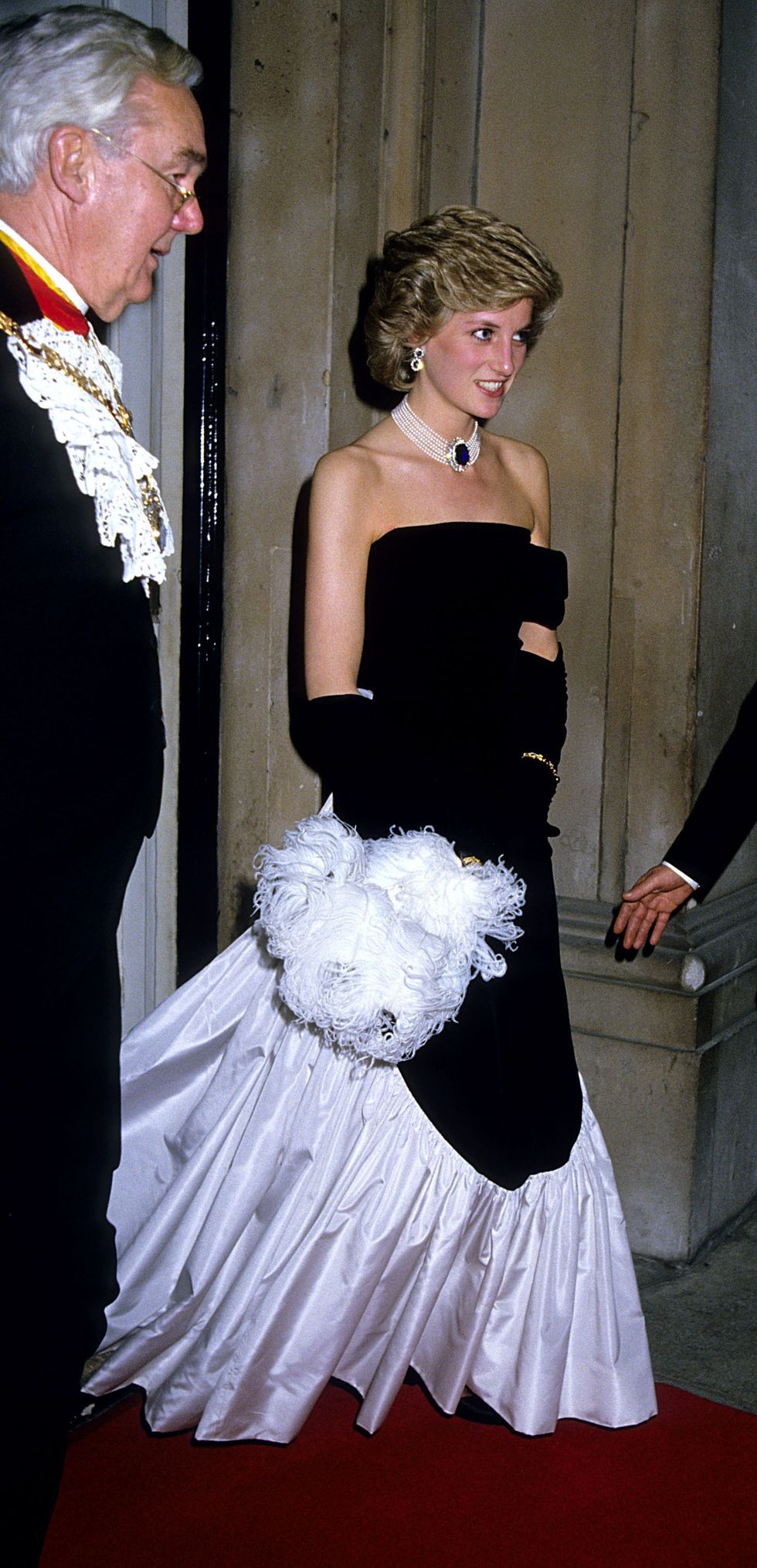 princess diana at worshipfull company of fanmakers banquet, mansion house december 1985 photo by tom wargackiwireimage