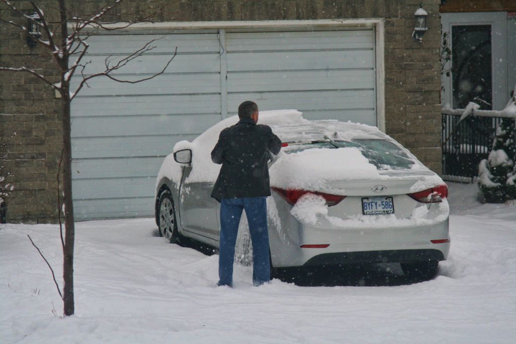Snow, Mid-size car, Vehicle, Car, Automotive design, Winter, Winter storm, Automotive exterior, Sports sedan, Personal luxury car, 