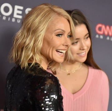 new york, ny december 17 kelly ripa and lola consuelos attend cnn heroes 2017 at the american museum of natural history new york, ny december 17 kelly ripa and lola consuelos attend cnn heroes 2017 at the american museum of natural history