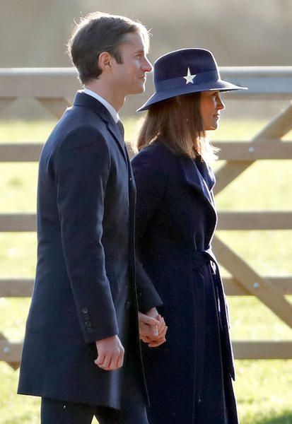Pippa Middleton cappotto vestaglia e cappello: ecco perché era SPARITA