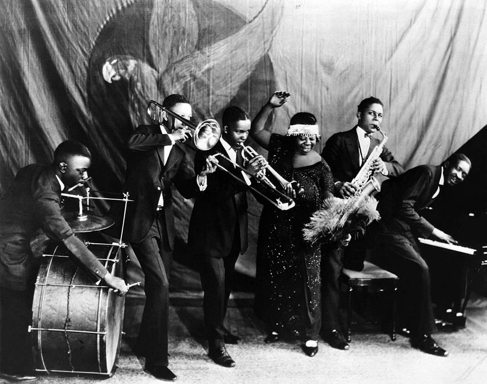 ma rainey georgia jazz band pose for a studio group shot c 1924 25 with gabriel, albert wynn, dave nelson, ma rainey, ed pollack and thomas a dorsey photo by jp jazz archiveredferns