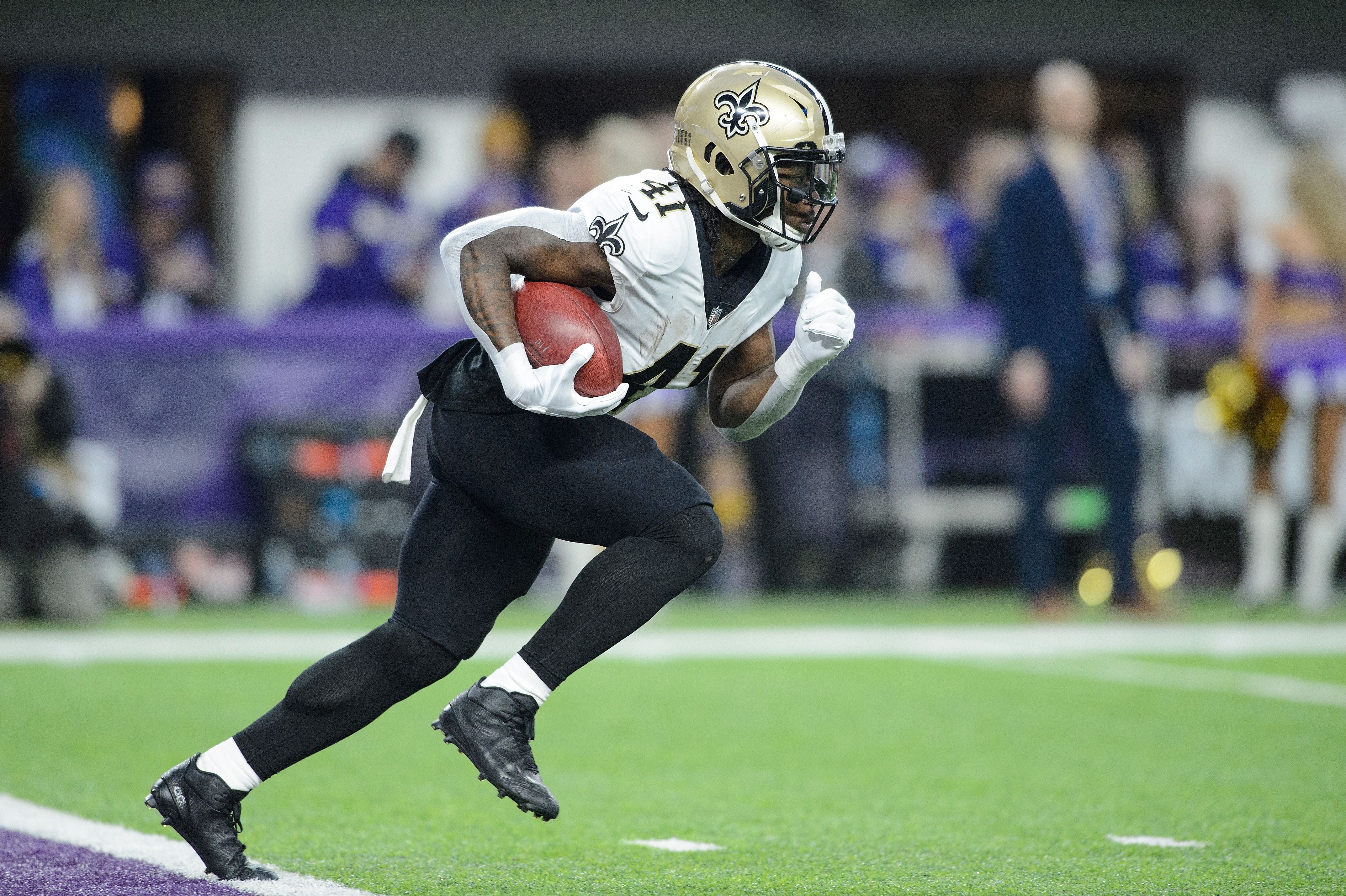 Watch: Alvin Kamara is dragging Jeeps during offseason workouts