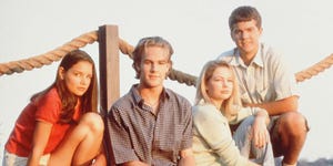 386157 02 the cast of televisions dawsons creek poses for a photo in 1997 from left to right are katie holmes, james van der beek, michelle williams, and joshua jackson photo by warner bros