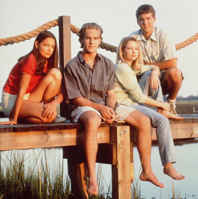 386157 02 the cast of televisions dawsons creek poses for a photo in 1997 from left to right are katie holmes, james van der beek, michelle williams, and joshua jackson photo by warner bros