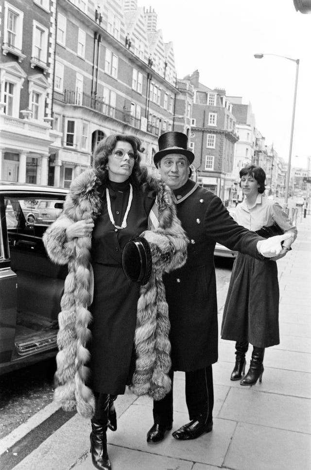 la actriz sofia loren en el hotel claridge de londres