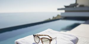 Eyewear, Glasses, Vision care, Sunglasses, Furniture, Personal protective equipment, Table, Napkin, Vacation, 