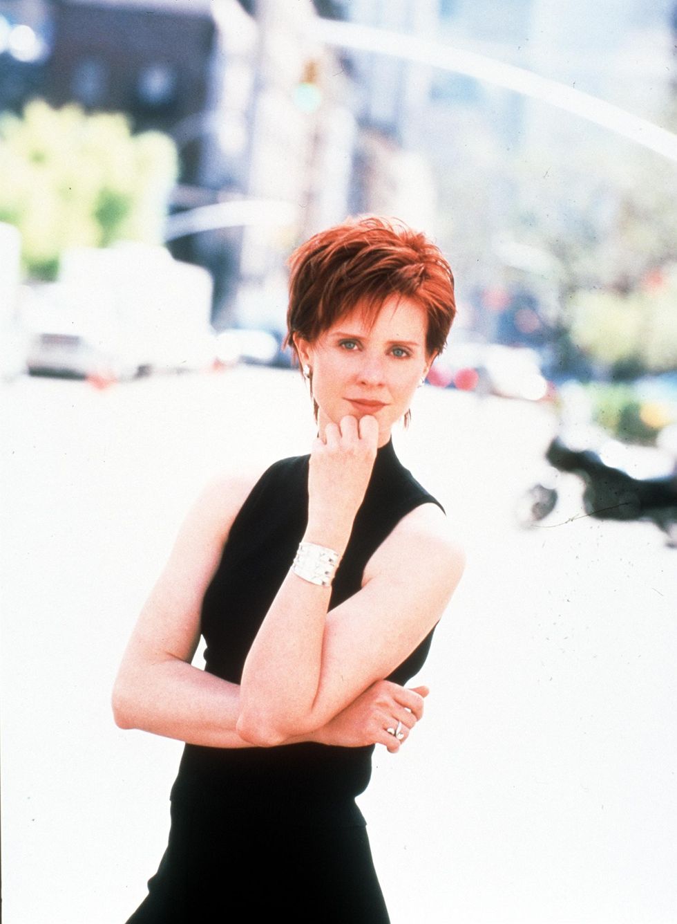 375122 01 cynthia nixon stars in sex and the city, season 2 1999 paramount pictures online usa inc