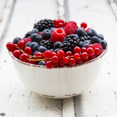 Food, Berry, Frutti di bosco, Fruit, Superfood, Blackberry, Plant, Natural foods, Bowl, Superfruit, 