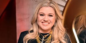 new york, ny   january 25  kelly clarkson attends the warner music group pre grammy party in association with v magazine on january 25, 2018 in new york city  photo by jared siskingetty images for warner music group