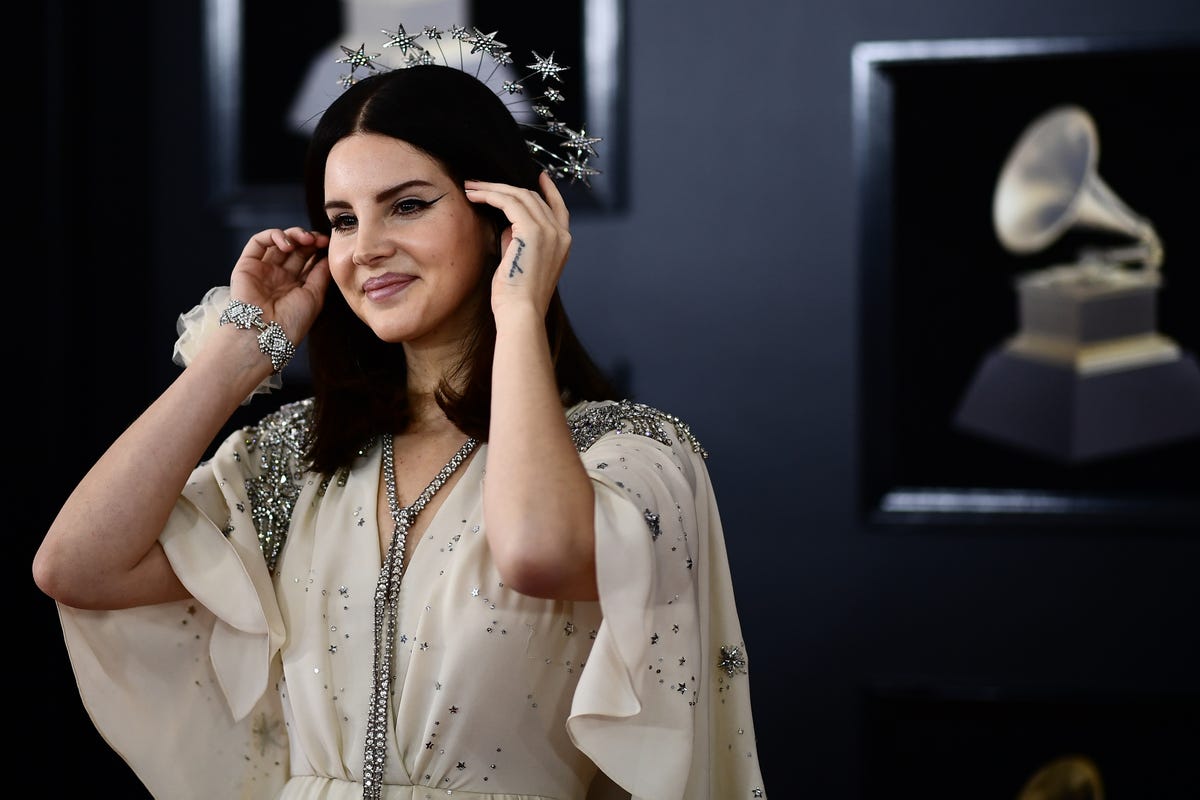 Lana Del Rey Literally Wore a Halo to the Grammys