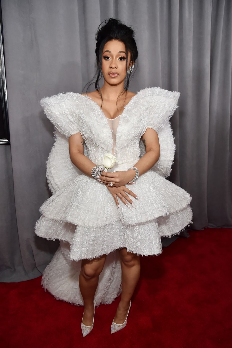 Cardi B Looks Like a Friggin' Angel on the Grammys Red Carpet Right Now