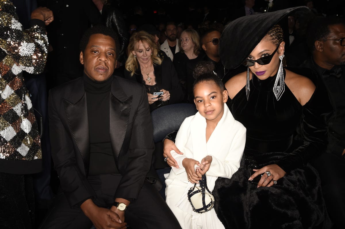 Jay-Z & Blue Ivy Enjoy Father-Daughter Outing at Lakers Game