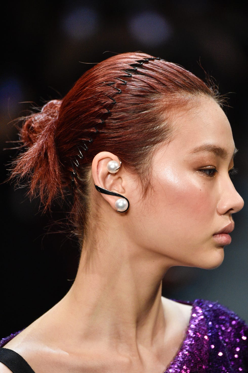 Hair, Ear, Hairstyle, Fashion, Beauty, Eyebrow, Chin, Organ, Chignon, Long hair, 