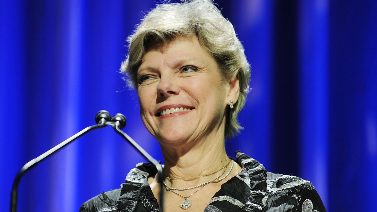 Cokie Roberts, Political Journalist and Best-Selling Author, Dies at 75