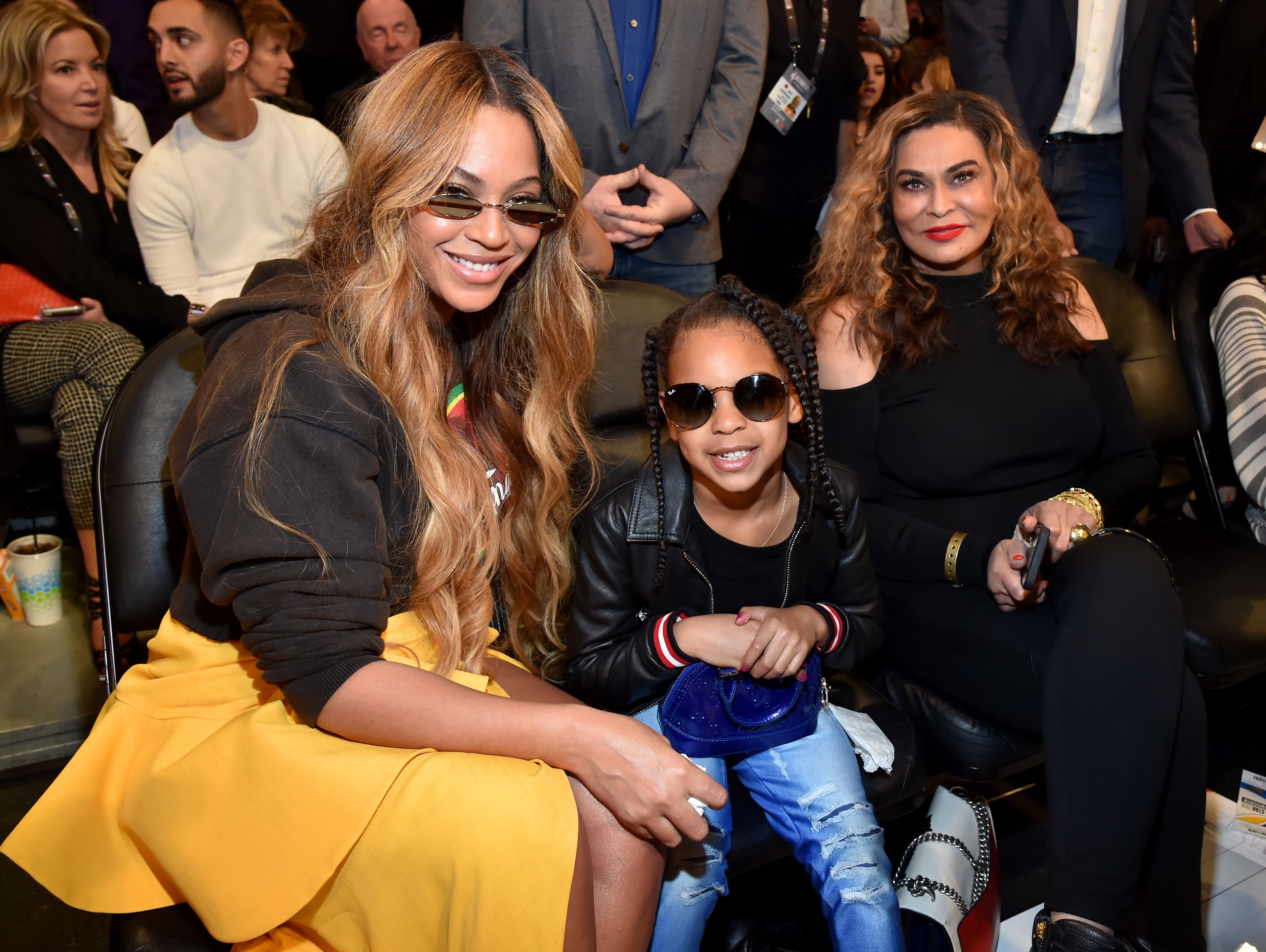 Jay Z courtside for @bucks/@lakers on ESPN! #NBACelebRow